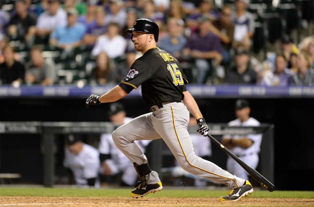 Mets trade struggling Ike Davis to Pirates