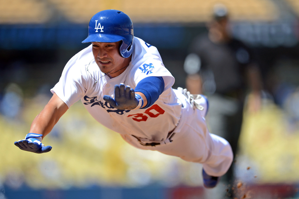 Blue Jays trade SS Ronald Torreyes to Dodgers