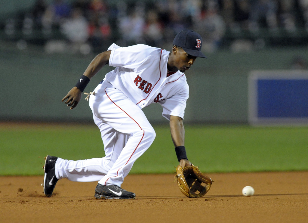 Angels acquire Shane Victorino from Red Sox for Josh Rutledge