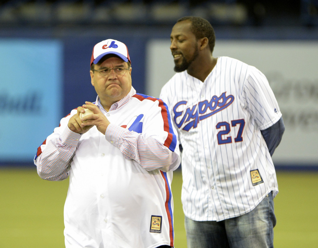 Pirates Owner Robert Nutting Happily Poses With Fan Wearing 'Sell the Team'  Shirt