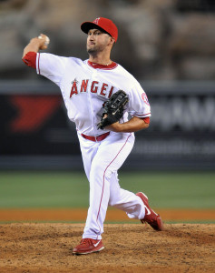 May 7, 2015; Anaheim, CA, USA; Los Angeles Angels relief pitcher Huston Street (16) pitches the ninth inning against the Houston Astros at Angel Stadium of Anaheim. Mandatory Credit: Gary A. Vasquez-USA TODAY Sports