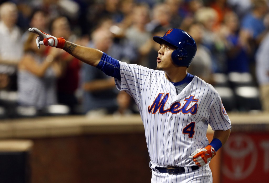 Wilmer Flores, Mets Shortstop, Tears Up on Field Amid Brewers Trade Rumor