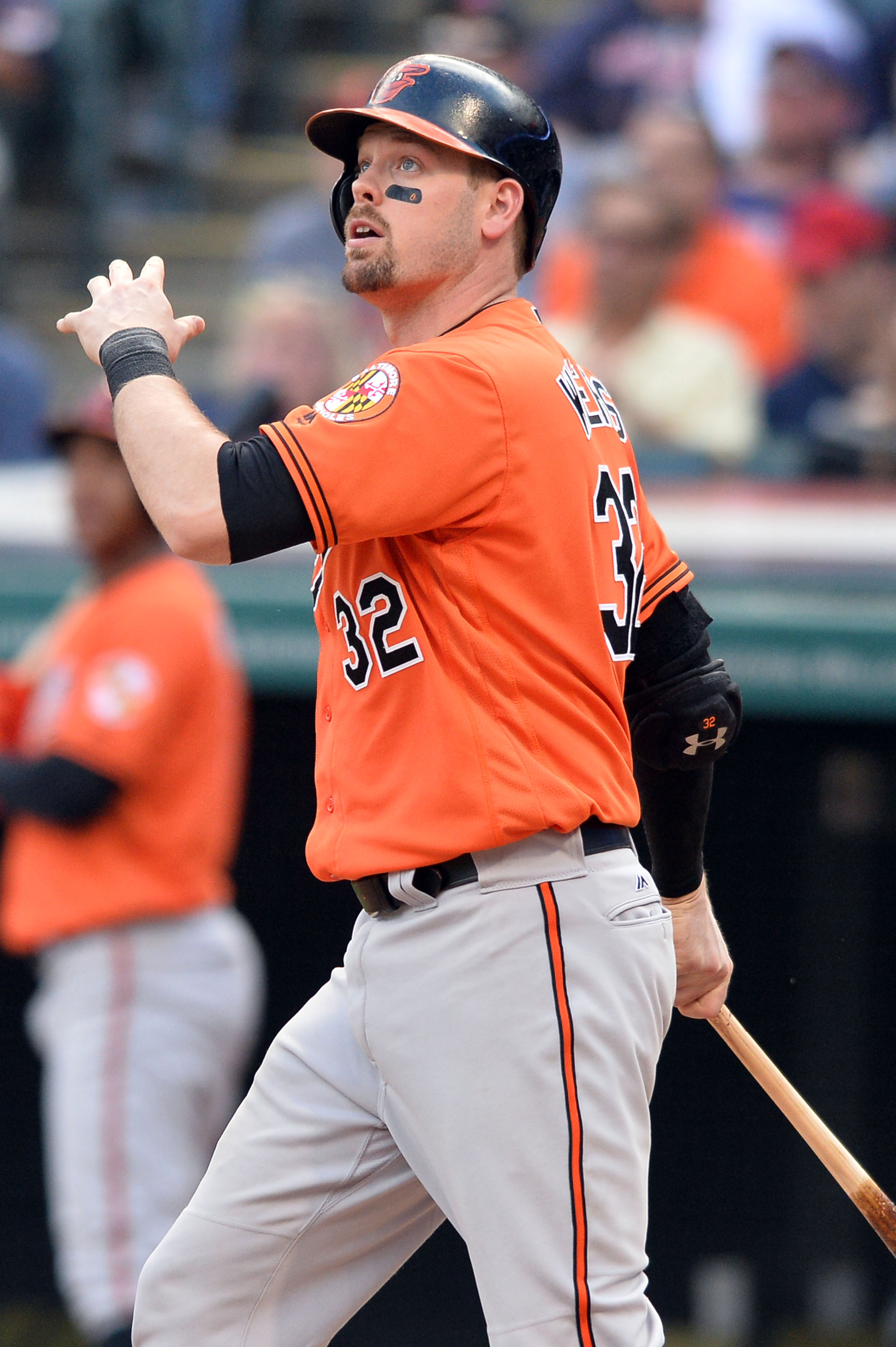 Wieters accepts Orioles qualifying offer