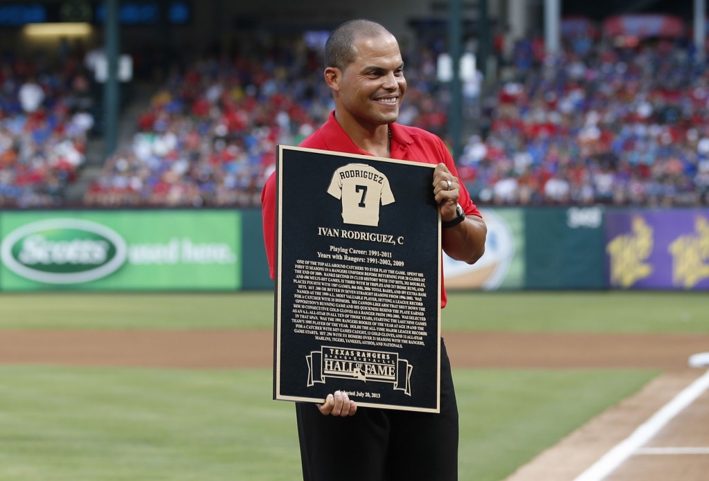 Former Tiger Ivan 'Pudge' Rodriguez elected to the 2017 Baseball