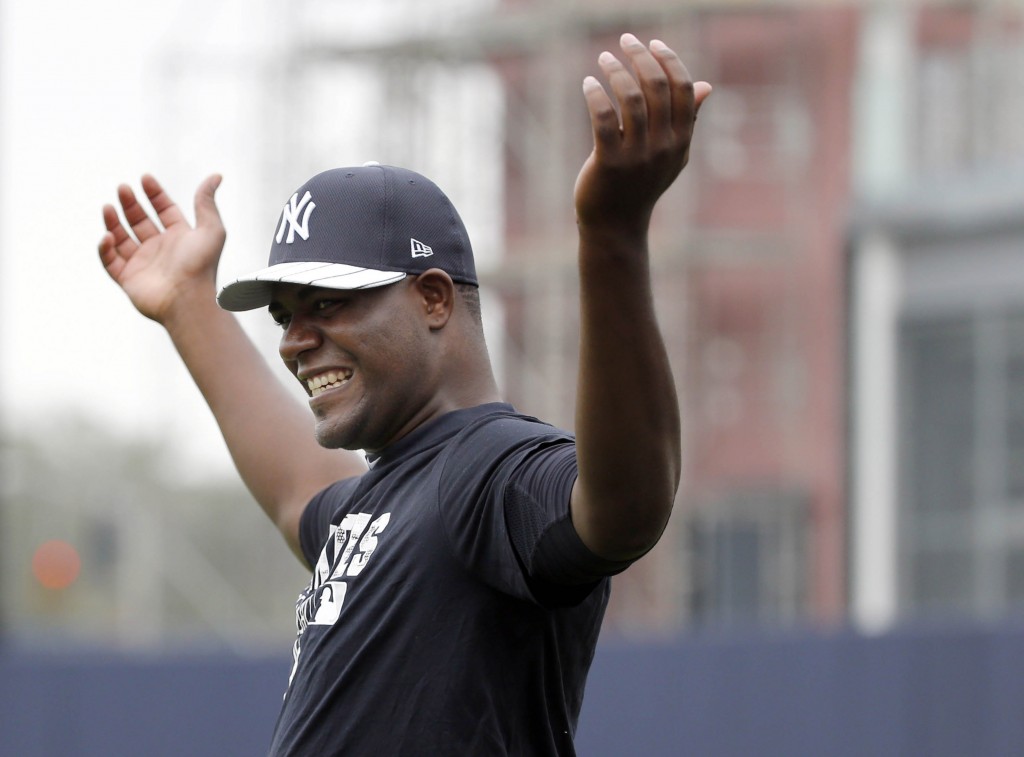 MLB: With $86M Chapman deal, Yanks straddle present and future