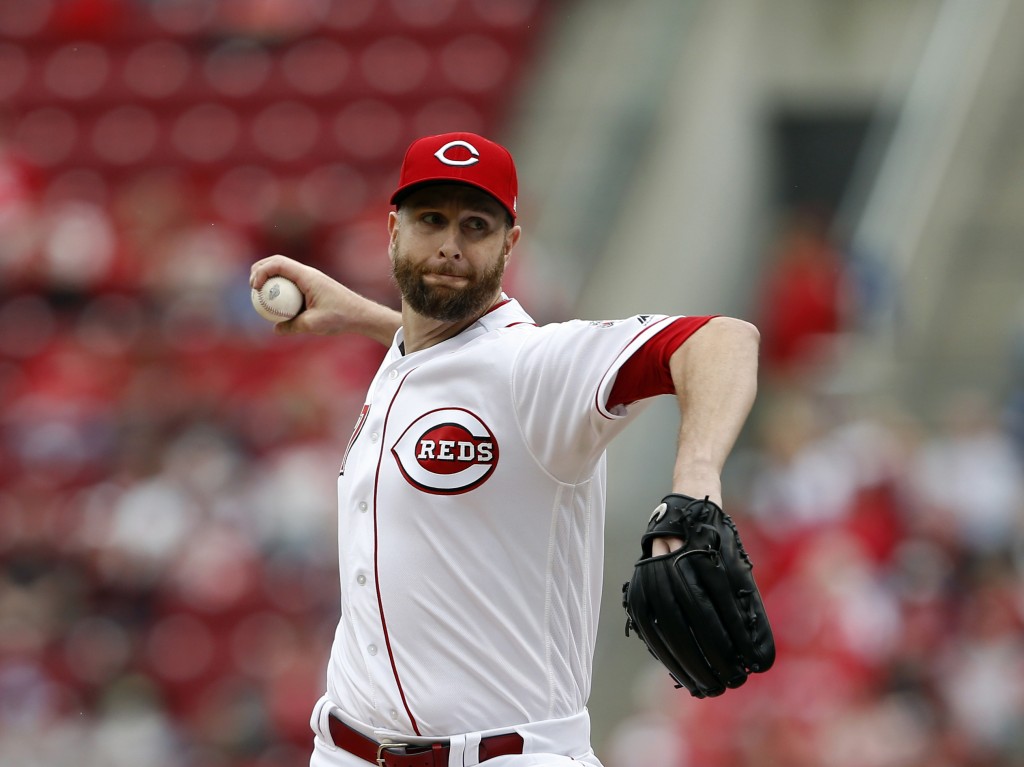 Reds place Arroyo, Cosart on DL 