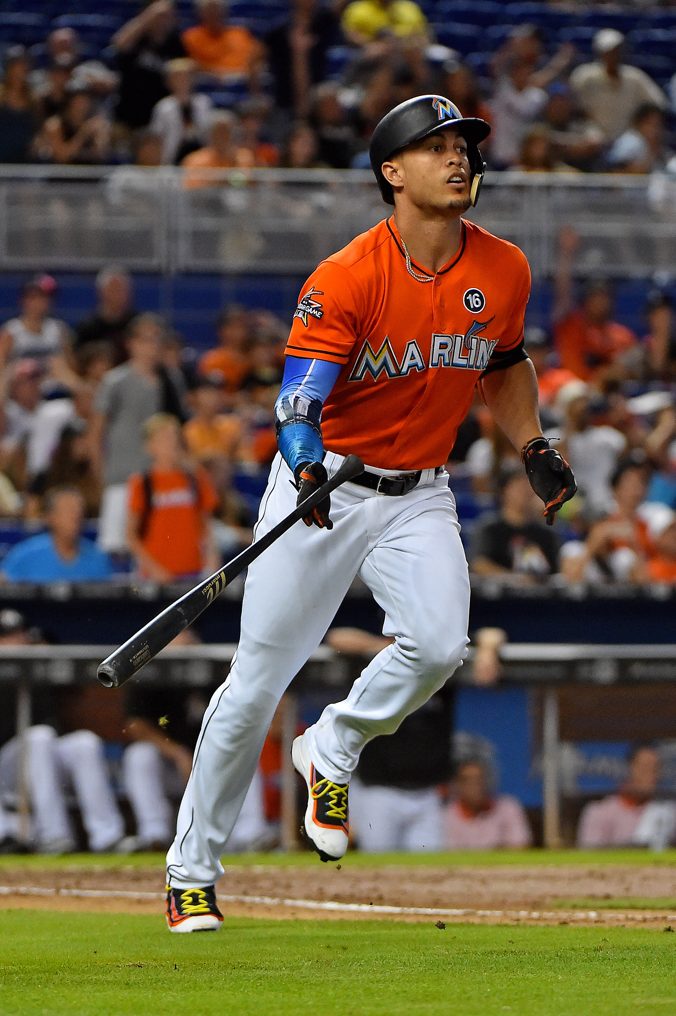 Marlins' Giancarlo Stanton testing out new bat