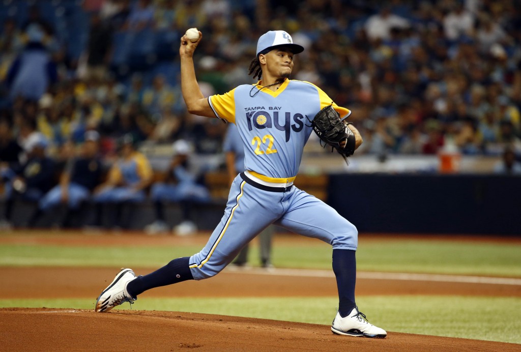 Yu Darvish's son, Shoei Darvish, is getting some work in in front