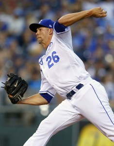 Aug 19, 2017; Kansas City, MO, USA; Kansas City Royals relief pitcher Mike Minor (26) pitches against the Cleveland Indians in the sixth inning at Kauffman Stadium. Mandatory Credit: Jay Biggerstaff-USA TODAY Sports