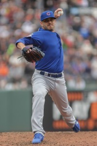 Aug 9, 2017; San Francisco, CA, USA; Chicago Cubs relief pitcher Brian Duensing (32) in a game against the San Francisco Giants at AT&T Park. Mandatory Credit: Sergio Estrada-USA TODAY Sports