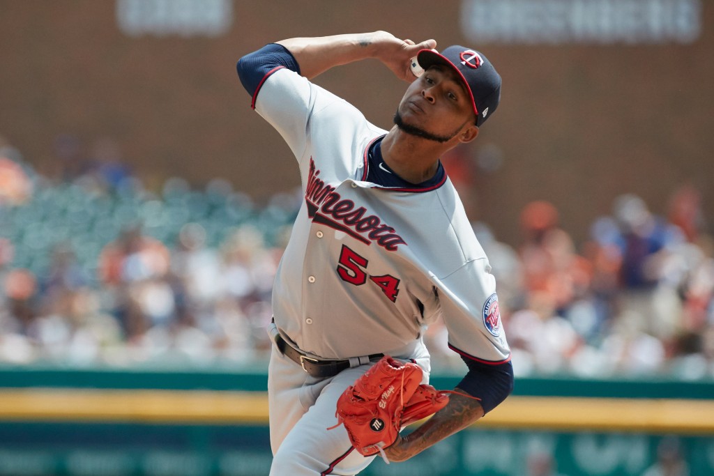 Minnesota Twins' Ervin Santana shuts down Giants with arm, bat