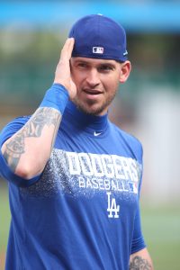 Dodgers Will Make Qualifying Offer To Yasmani Grandal - MLB Trade Rumors