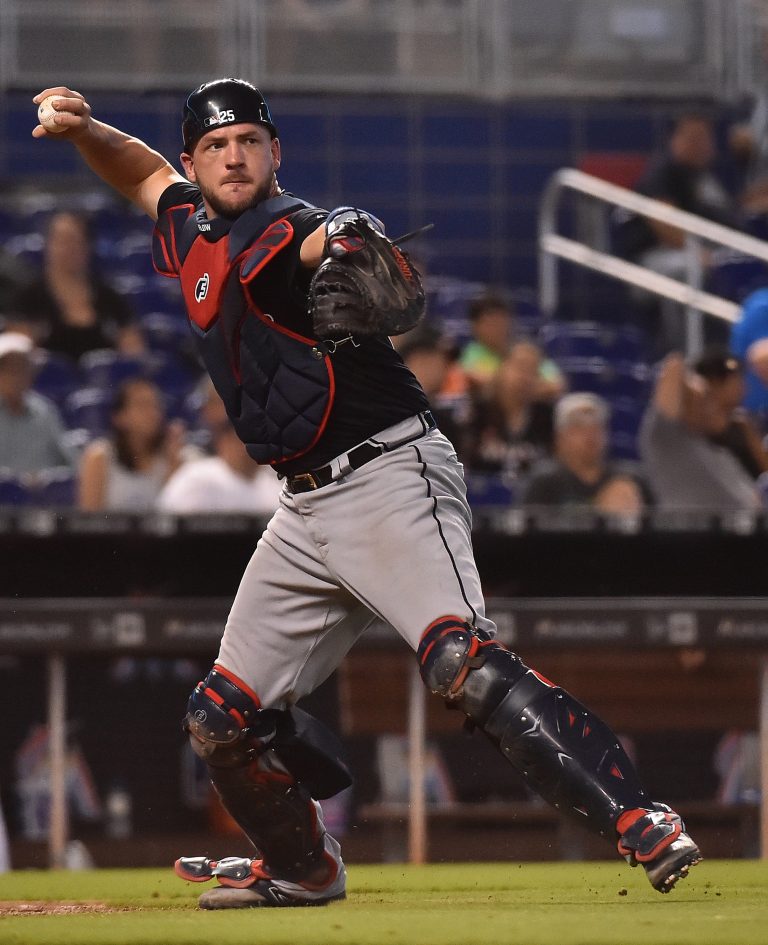 Braves Extend Tyler Flowers MLB Trade Rumors