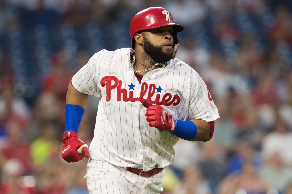 Carlos Santana agrees to 3-year, $60 million deal with Phillies
