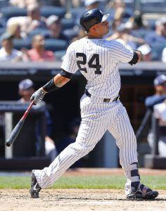 Both Yankees' Gary Sanchez, Phillies' J.T. Realmuto use 1-knee