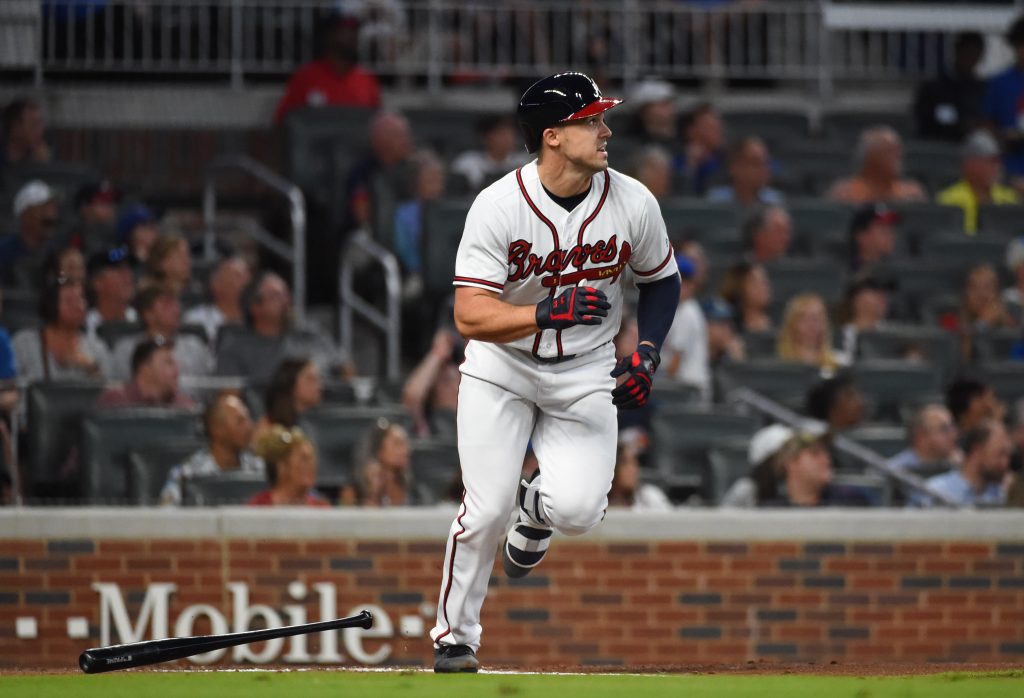 Braves' Adam Duvall exits after sustaining oblique injury on swing