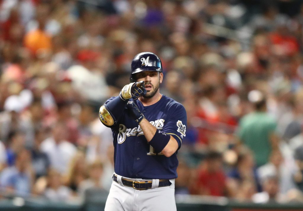 Braves: The Mike Moustakas signing is worrisome 