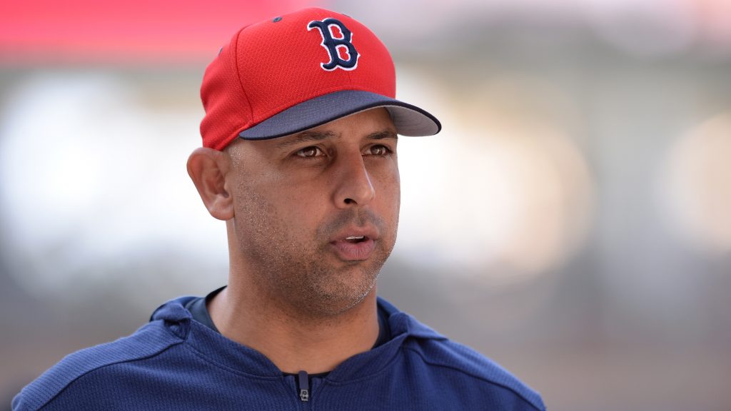 REPORT: Red Sox rehire Alex Cora as manager