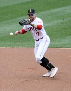 Infielder Zack Cozart signs with Angels