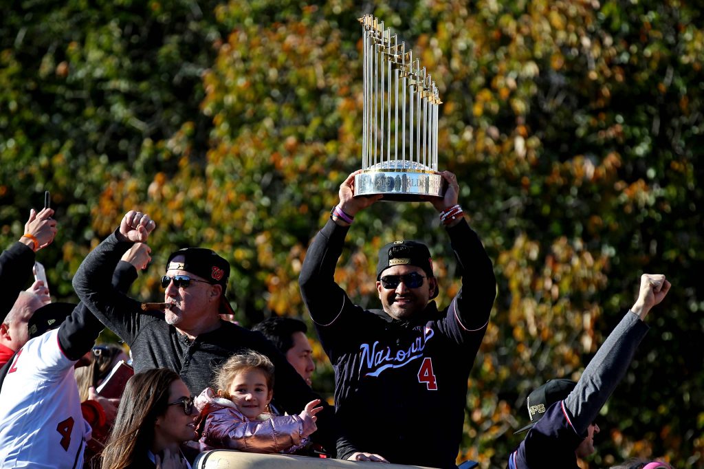 Nats extend manager Martinez, reportedly near new deal with GM Rizzo