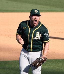 White Sox's Chris Sale shreds ugly uniforms, gets 5-game