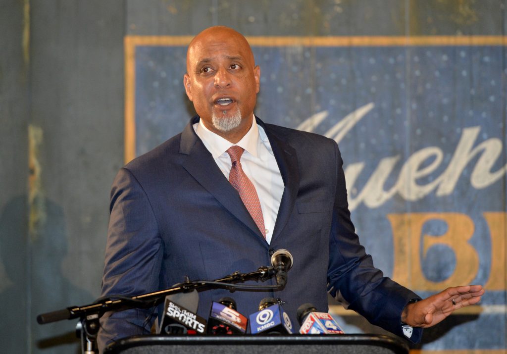 MLBPA Drops Push For Earlier Free Agency Eligibility In Latest CBA Proposal - MLB Trade Rumors