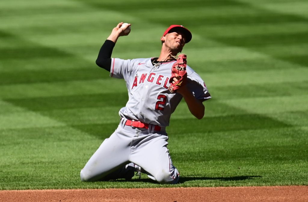 Andrelton Simmons put on Angels' injured list with ankle sprain