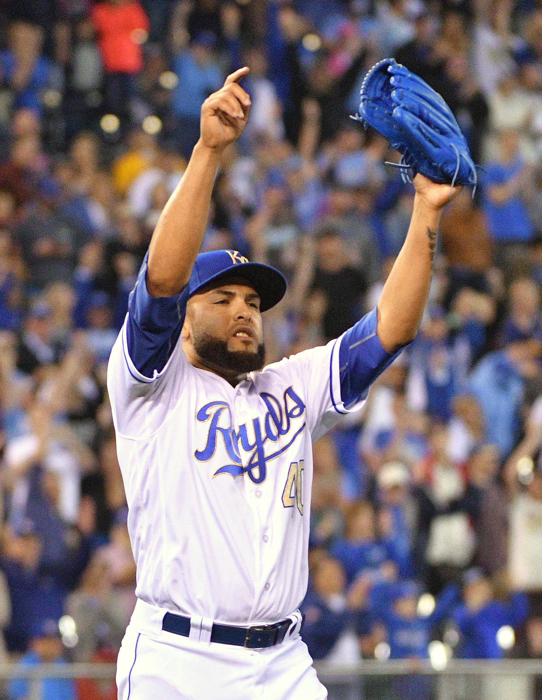 Washington Nationals acquire reliever Kelvin Herrera from Kansas