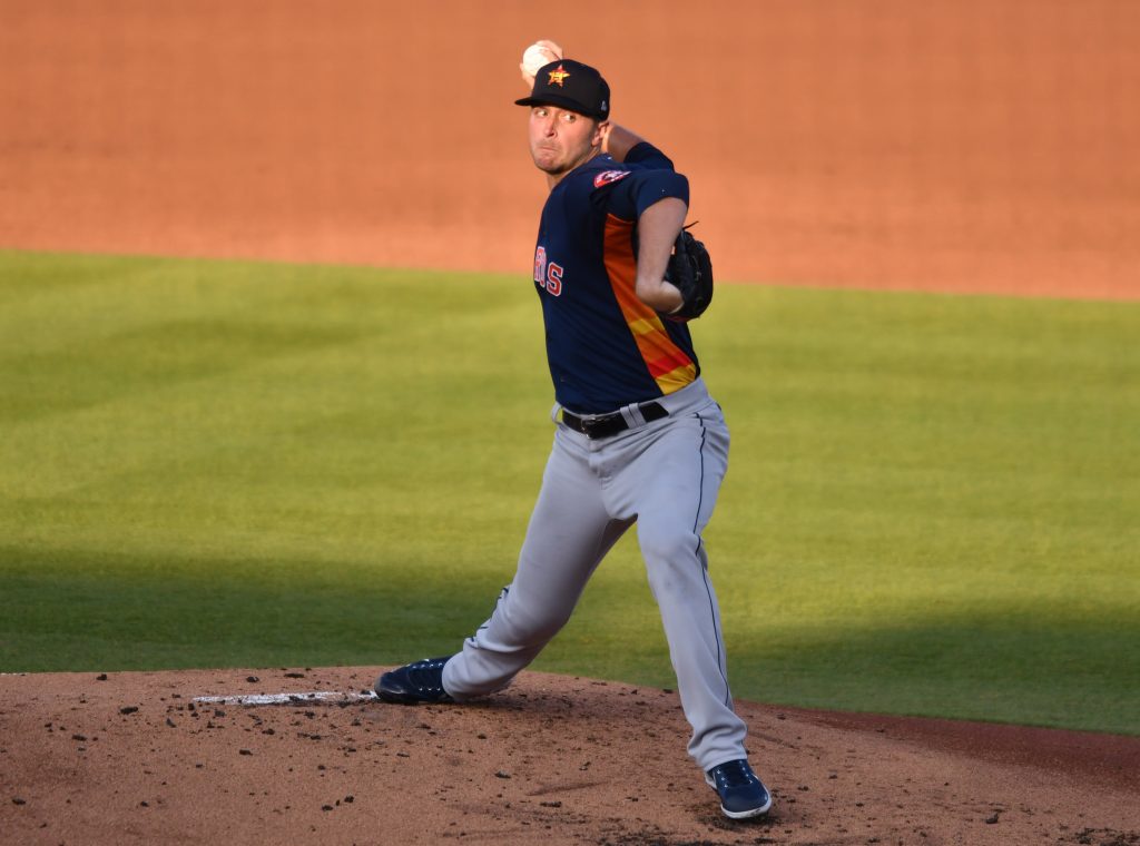 Astros: Andre Scrubb leaves with shoulder soreness