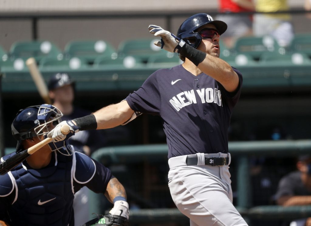 Yankees trade Mike Tauchman to Giants for reliever