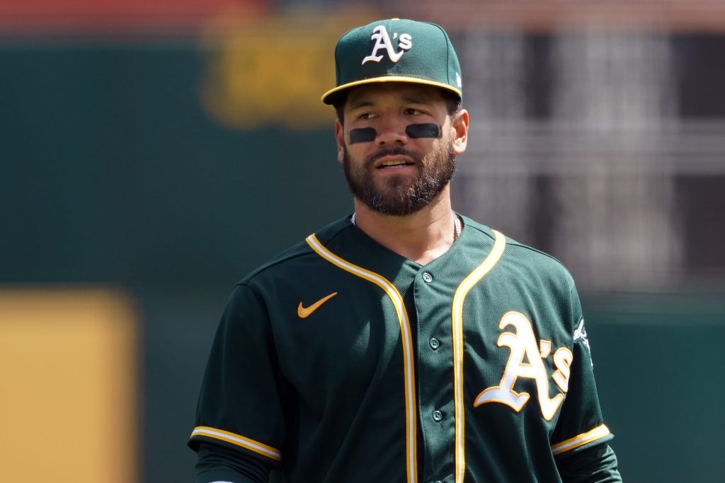 A's shortstop Elvis Andrus to go on paternity leave