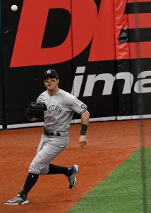 Clint Frazier on catch, stance, 04/27/2021