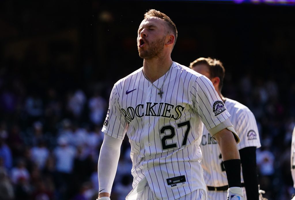 落基山脉特雷弗故事（Rockies Place Trevor Story）在十天伤亡名单中，由马特·亚当斯（Matt Adams）编写