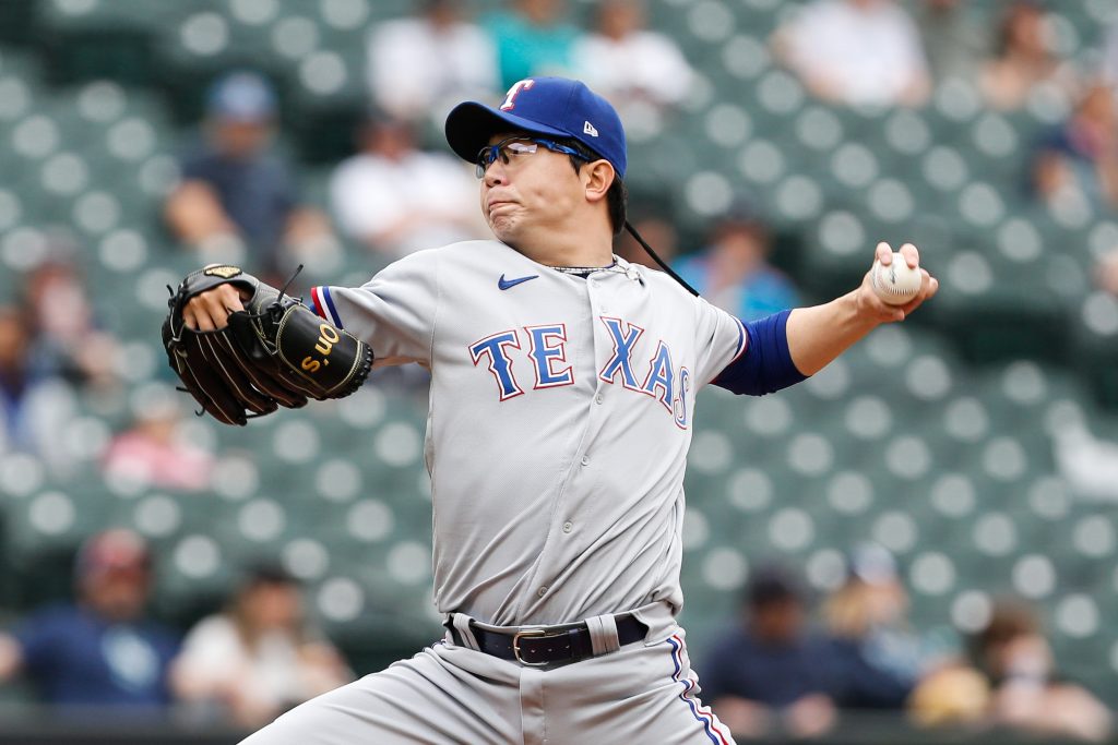 Hyeon-Jong Yang makes Rangers Spring Training debut