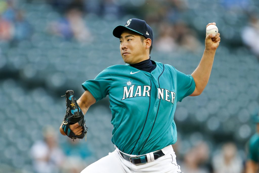 MLB fans noticed foreign substance on Mariners LHP Yusei Kikuchi's hat
