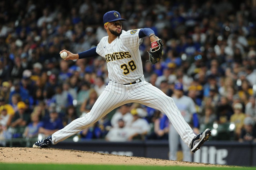 Brewers renew RHP Devin Williams' contract