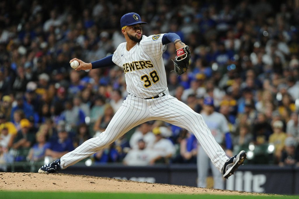 Brewers Devin Williams has an extreme movement pitch