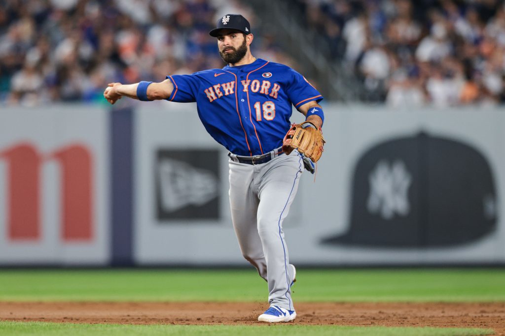 MLB free agency: Yankees ink Jose Peraza to minor league deal