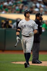 Yankees Re-Sign Brett Gardner for a 13th Season - The New York Times