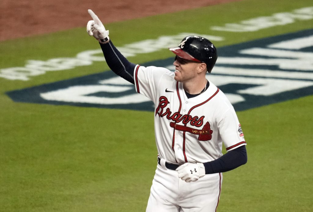 Dansby Swanson sends emotional goodbye to Braves, Atlanta