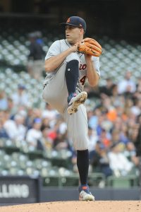 White Sox agree to one-year, $12M deal with starting pitcher Mike Clevinger  