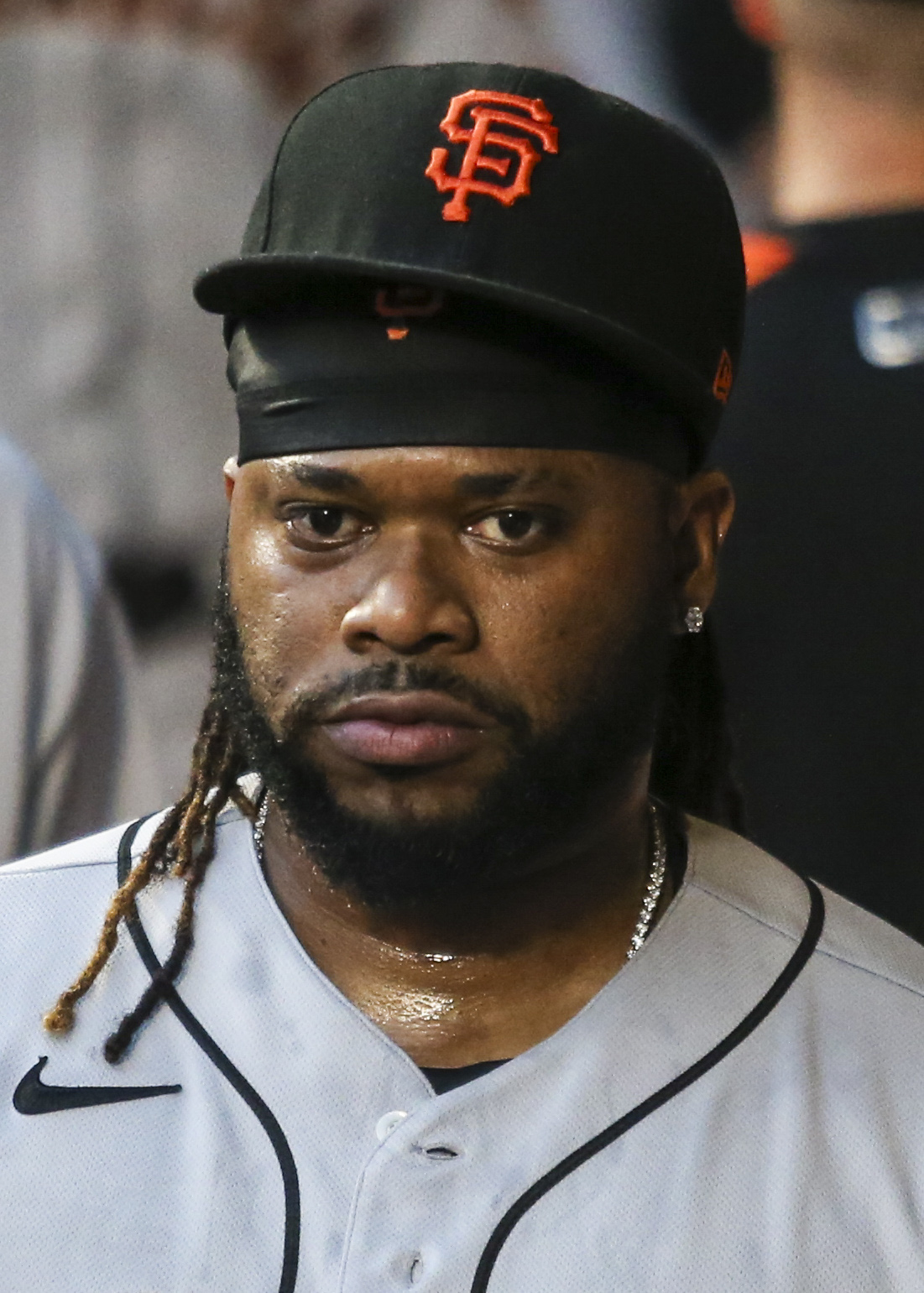 Johnny Cueto not opting out of deal with Giants