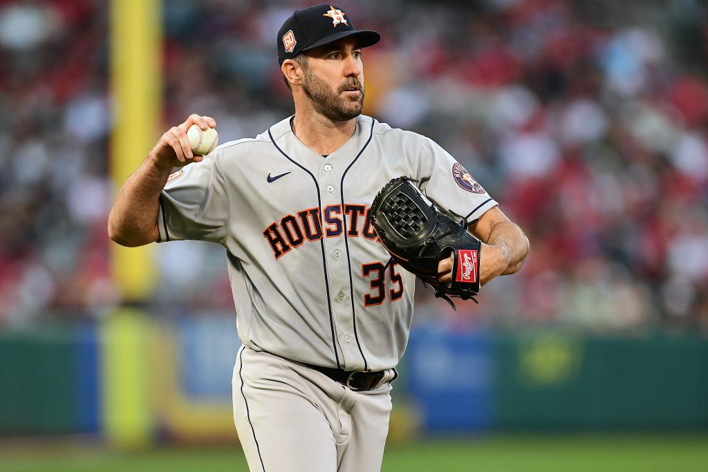 Astros' Justin Verlander back in Cy Young form so far in 2022