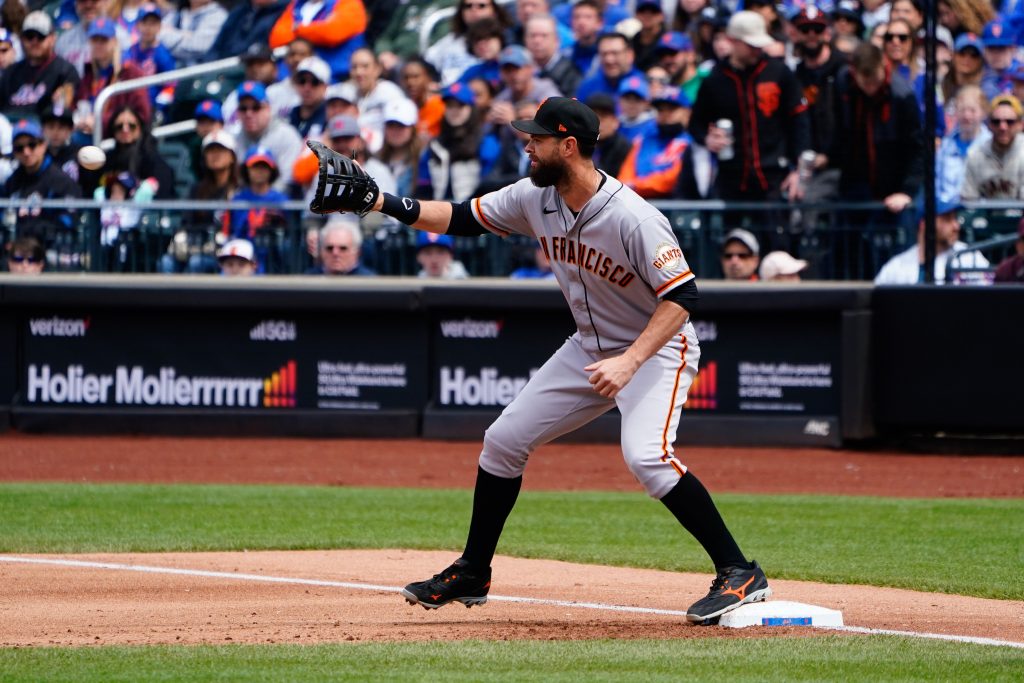 Brandon Belt, Dominic Leone latest Giants to return from COVID-19 list