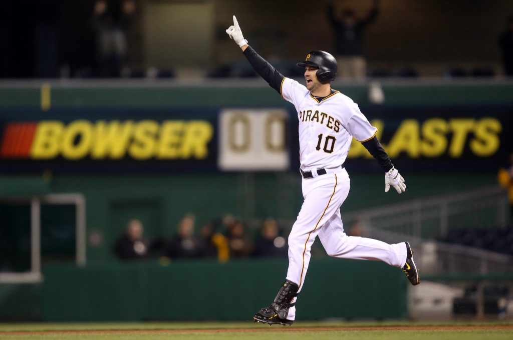 Pirates shortstop Jordy Mercer out 6 weeks with knee injury