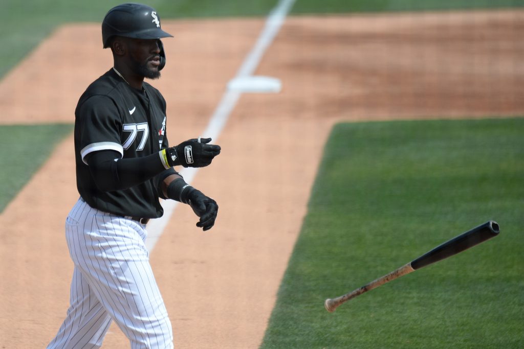 Luis Robert Jr. not helping White Sox out of early-season spiral