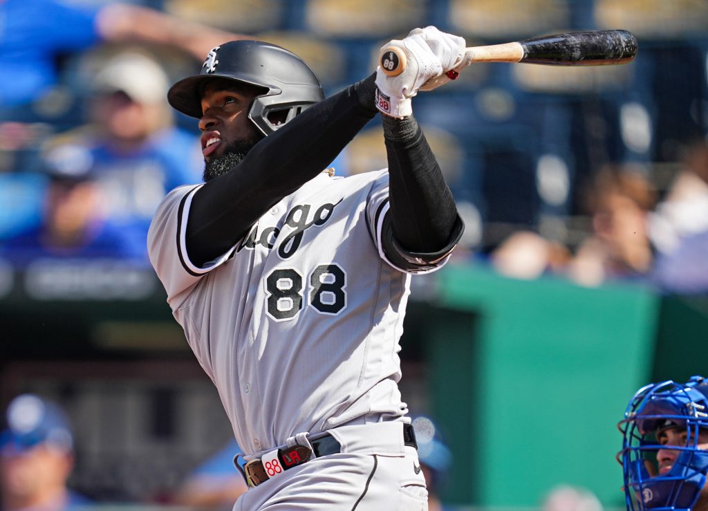 White Sox place Luis Robert on injured list