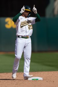 Oakland Athletics: Christian Bethancourt delays farm life for baseball