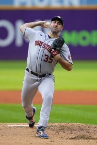 Justin Verlander faces former teammate Miguel Cabrera one more