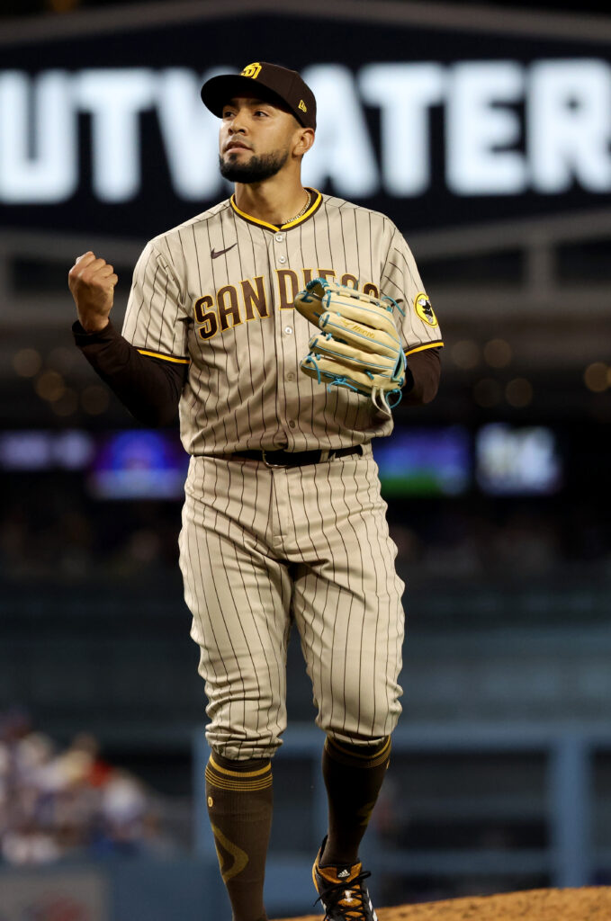 Padres Re Sign Robert Suarez MLB Trade Rumors USATSI 19222443 679x1024